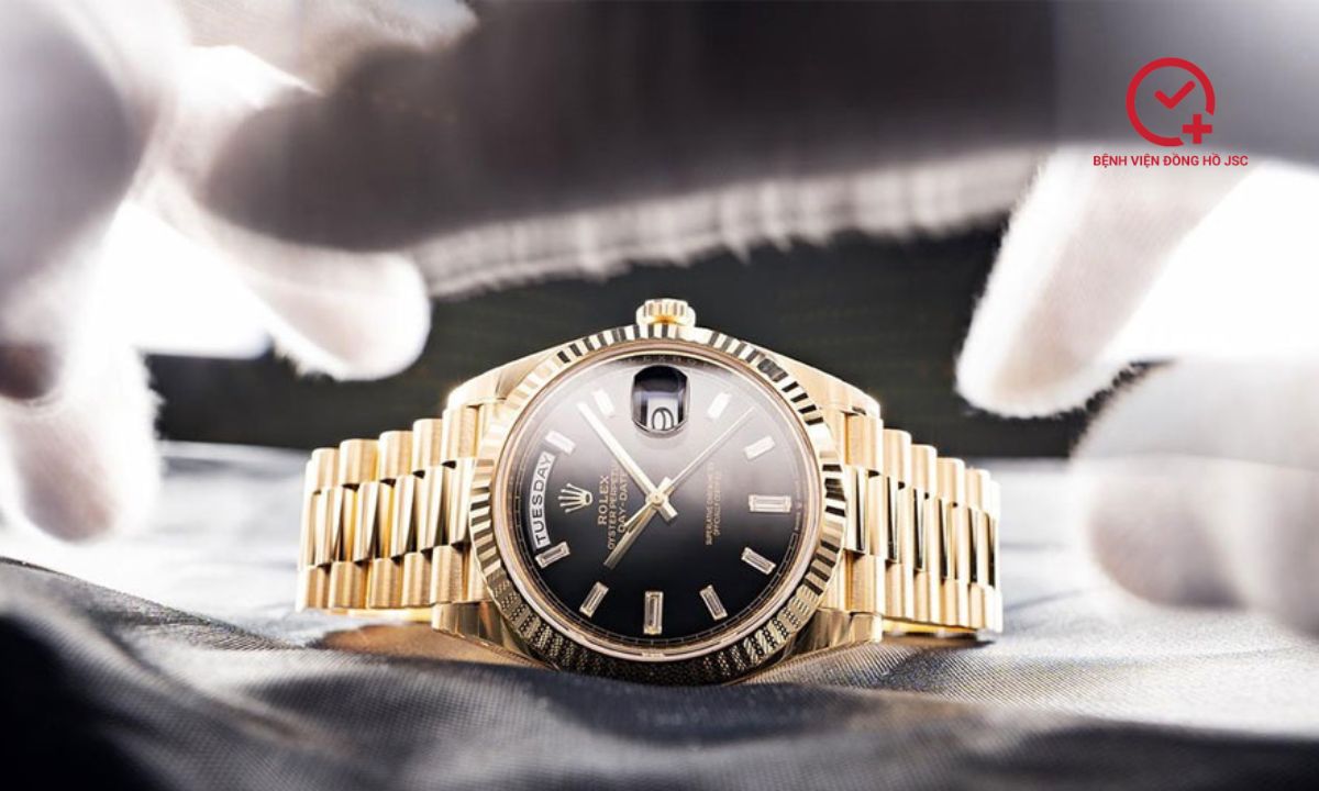 giá đánh bóng đồng hồ Rolex