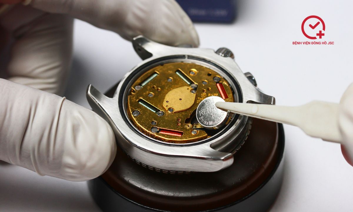 pin đồng hồ quartz