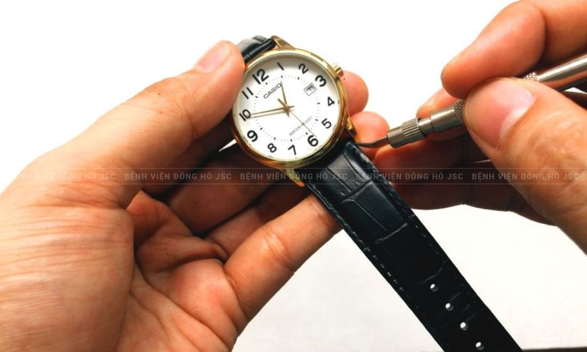 cách thay dây đồng hồ