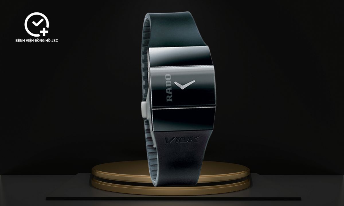 chiếc đồng hồ rado v10k