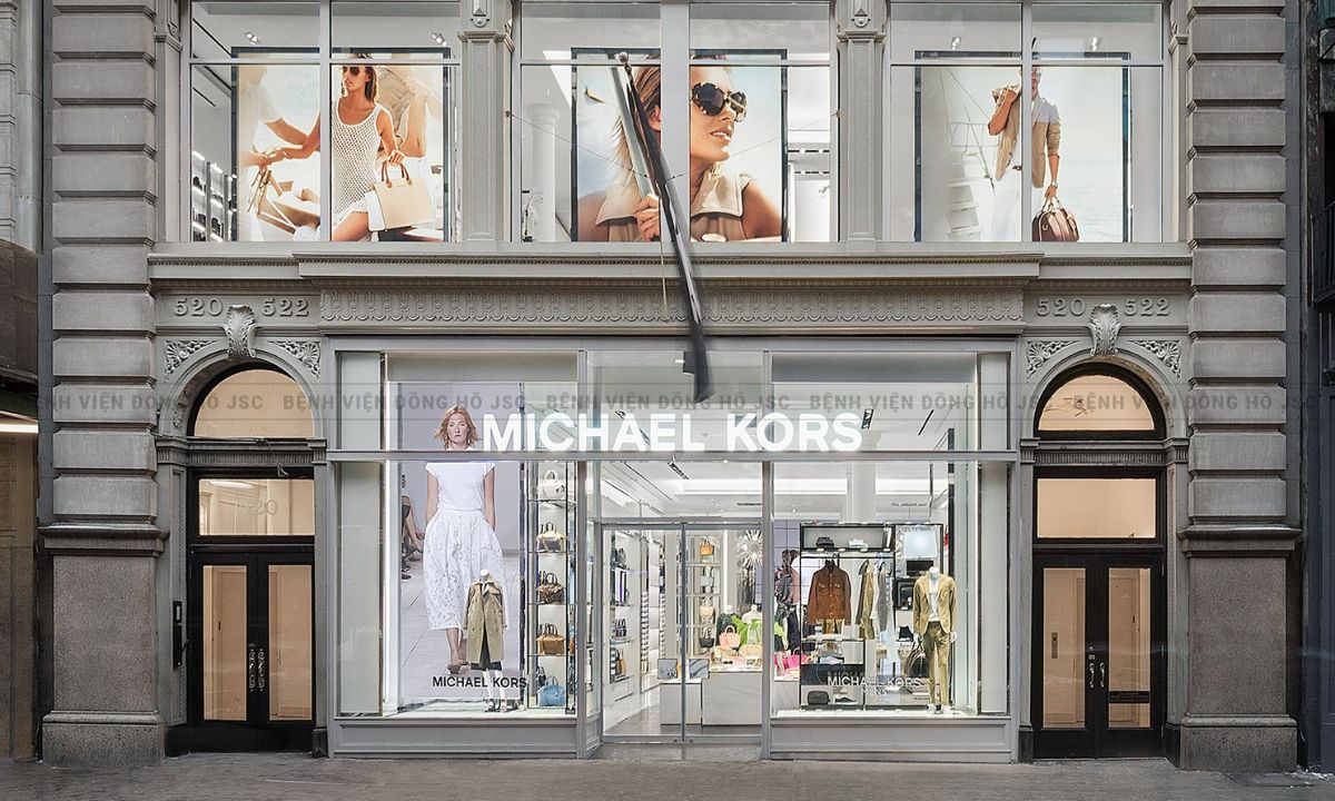 đồng hồ michael kors đầu tiên tại milan