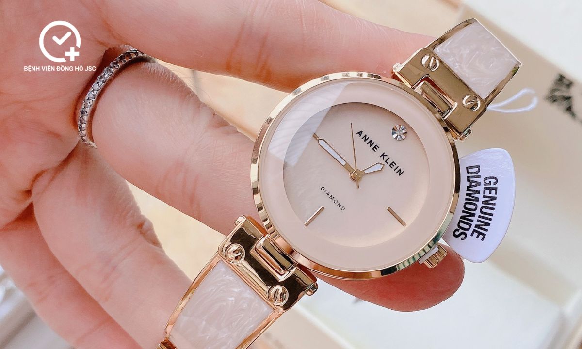 đồng hồ anne klein sở hữu nhiều thiết kế