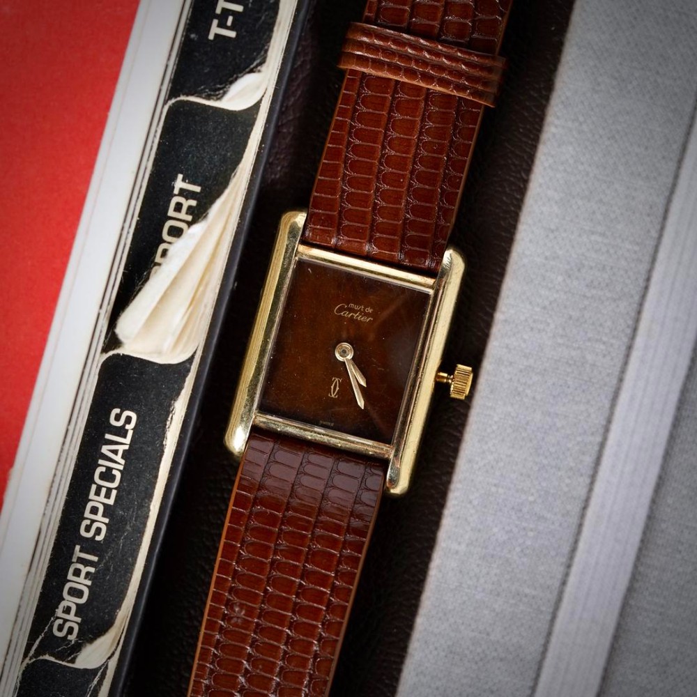 Đồng Hồ Must de Cartier Tank Burgundy dial