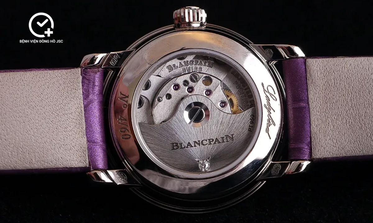 bộ máy calibre r550 nhỏ nhất của blancpain