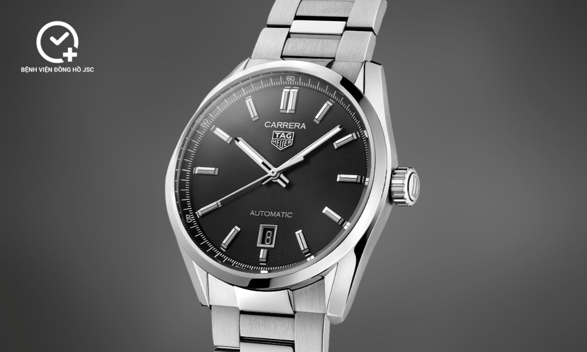 đồng hồ tag heuer với chức năng lịch thông thường