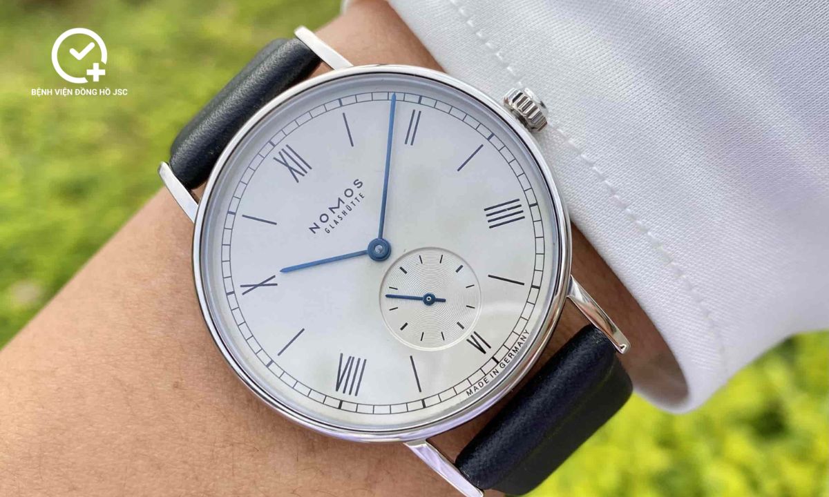 chất liệu đồng hồ nomos