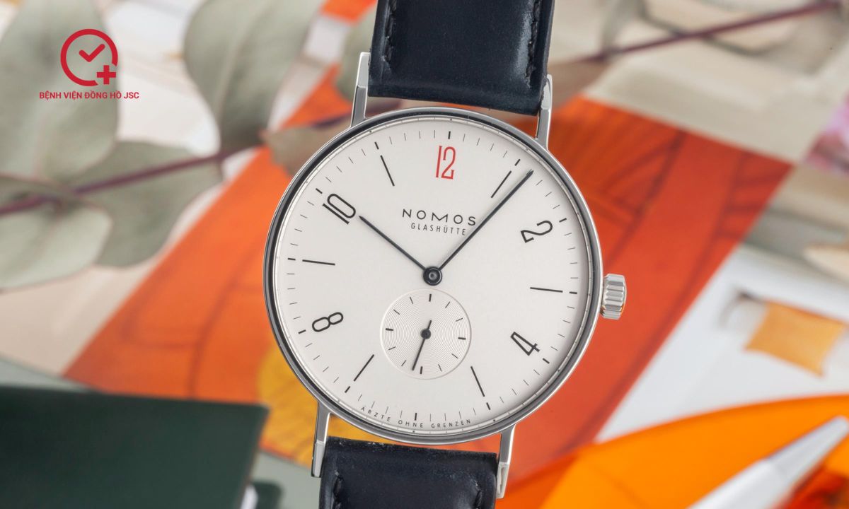 đồng hô nomos tangente