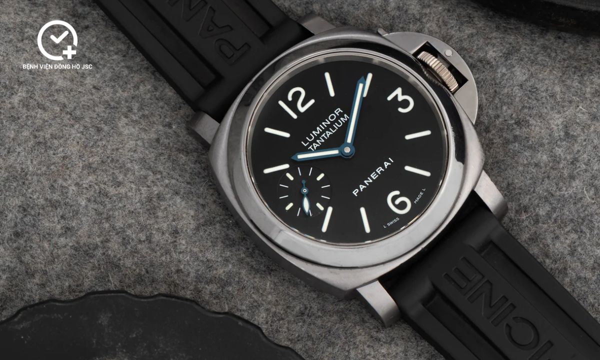 kiểm tra dây đeo đồng hồ panerai