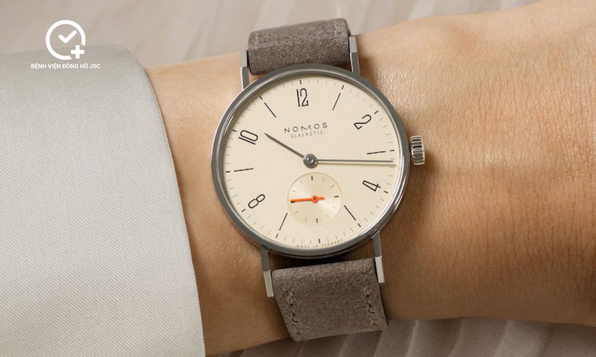 thiết kế của đồng hồ nomos