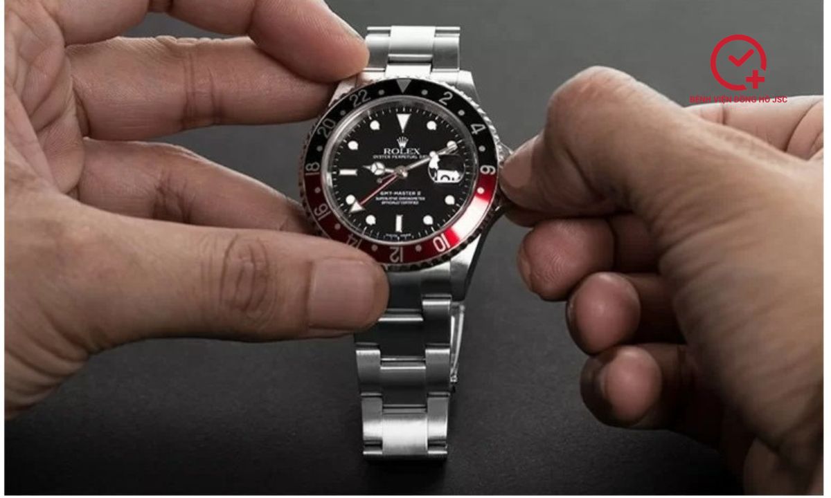 cach-chinh-dong-ho-rolex-gmt-master-ii cách chỉnh đồng hồ Rolex GMT-Master II