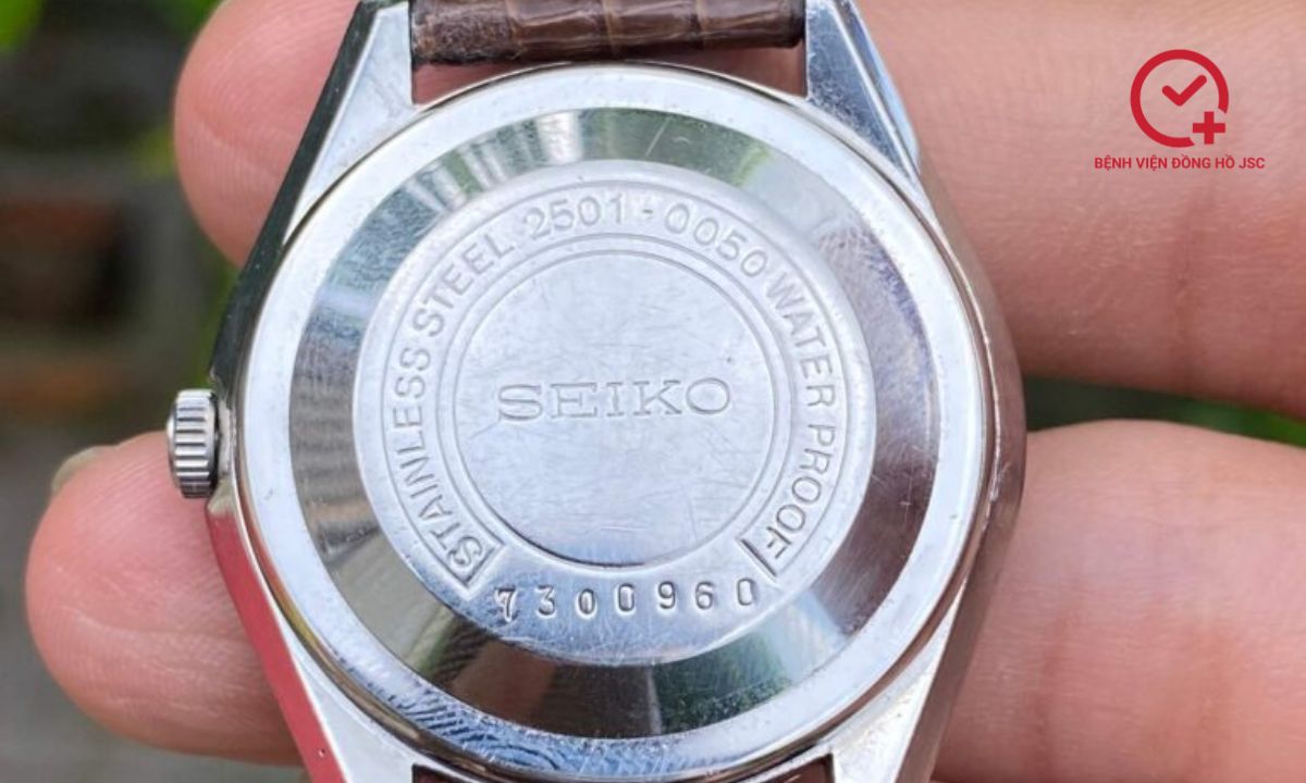 Ký hiệu vỏ và kính seiko