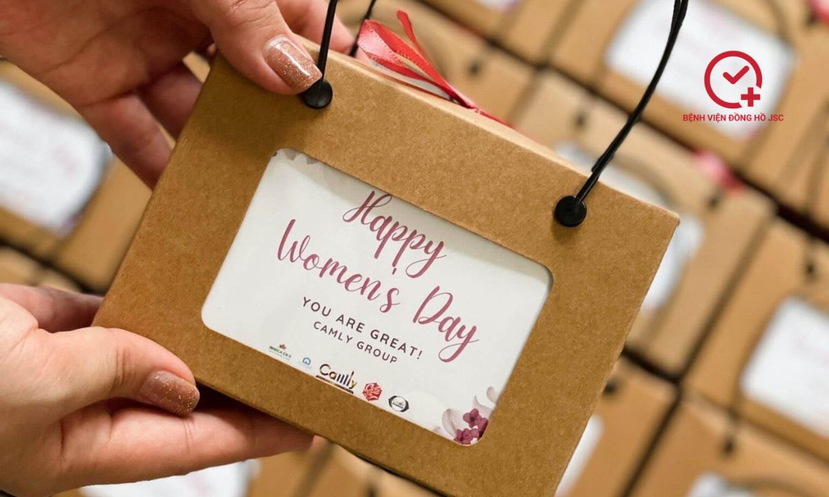 quà tặng 20/10 cho nhân viên nữ