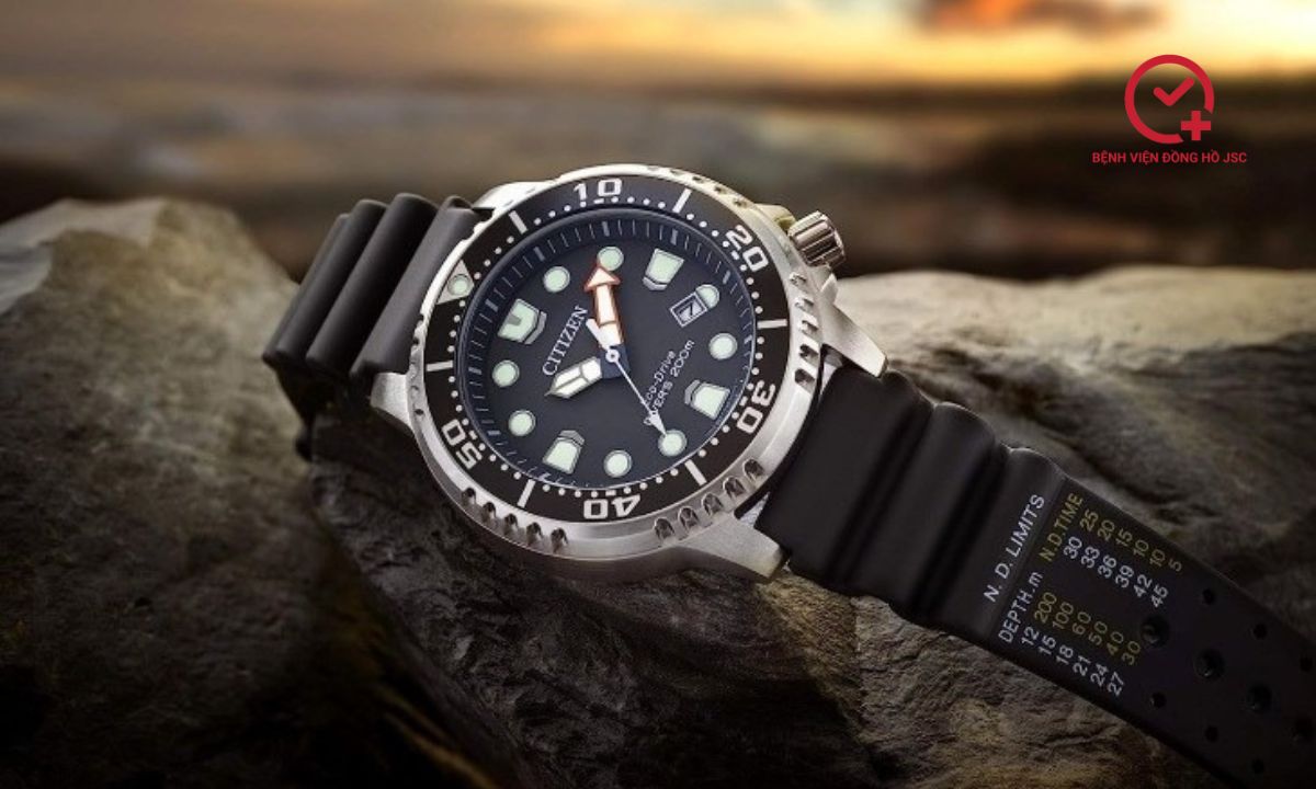 cach-sac-pin-dong-ho-citizen-eco-drive cách sạc pin đồng hồ Citizen Eco-Drive