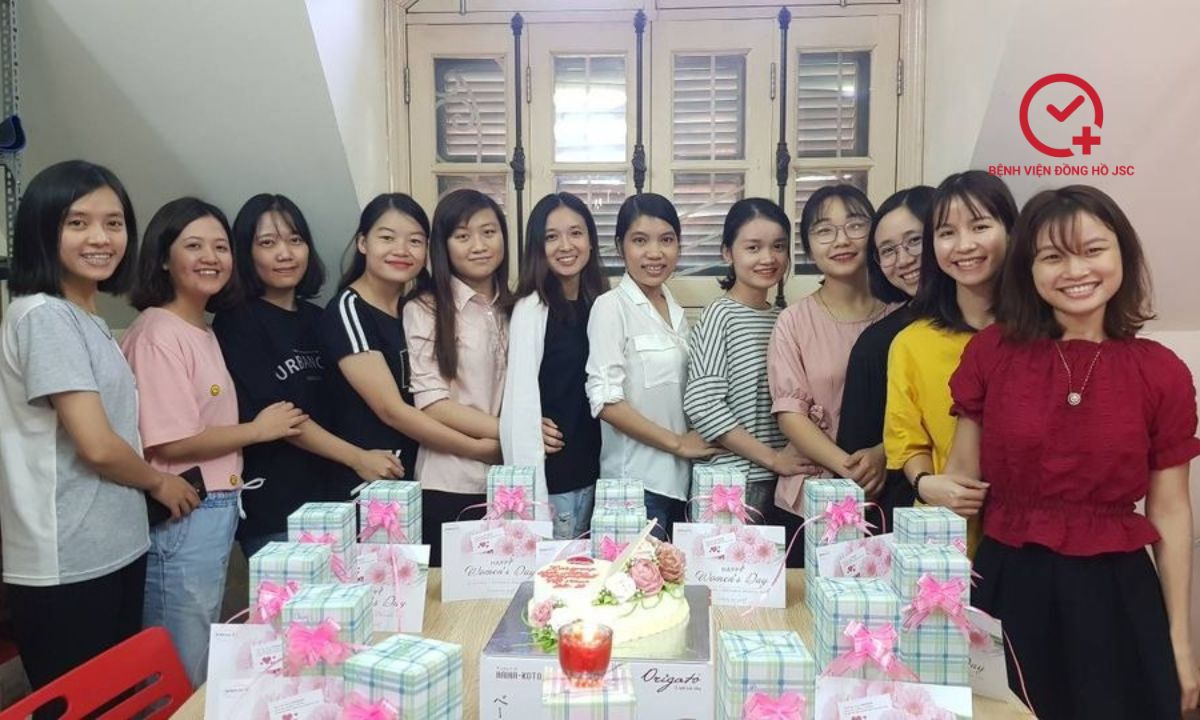 quà tặng 20/10 cho nhân viên nữ