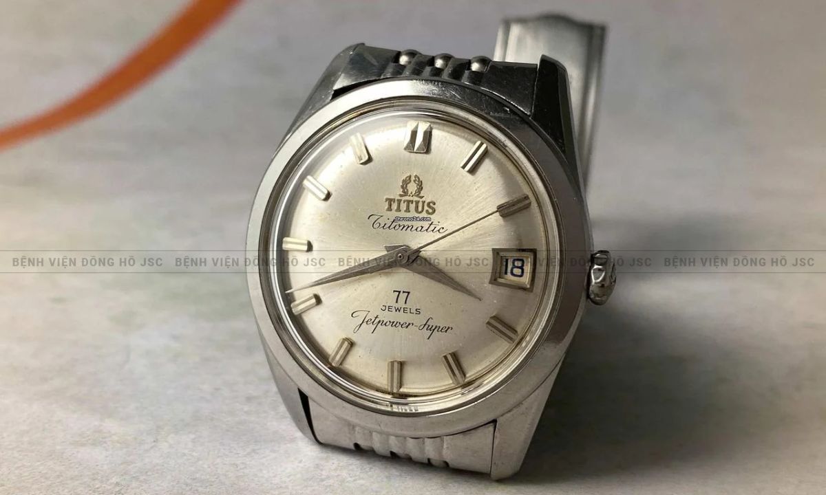 Đồng hồ Titus của nước nào