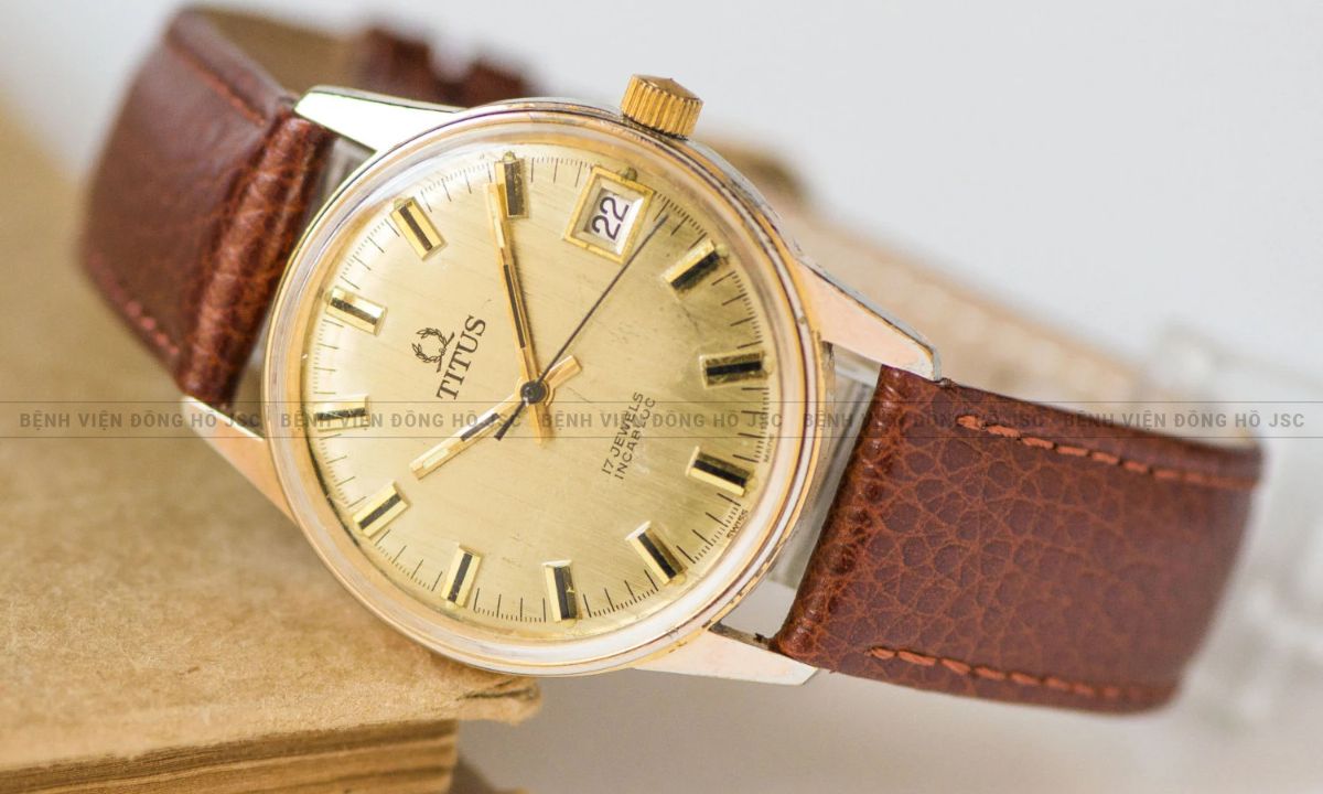 Đồng hồ Titus của nước nào