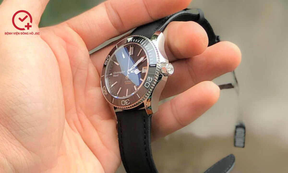 dong-ho-christopher-ward-cua-nuoc-nao đồng hồ christopher ward của nước nào