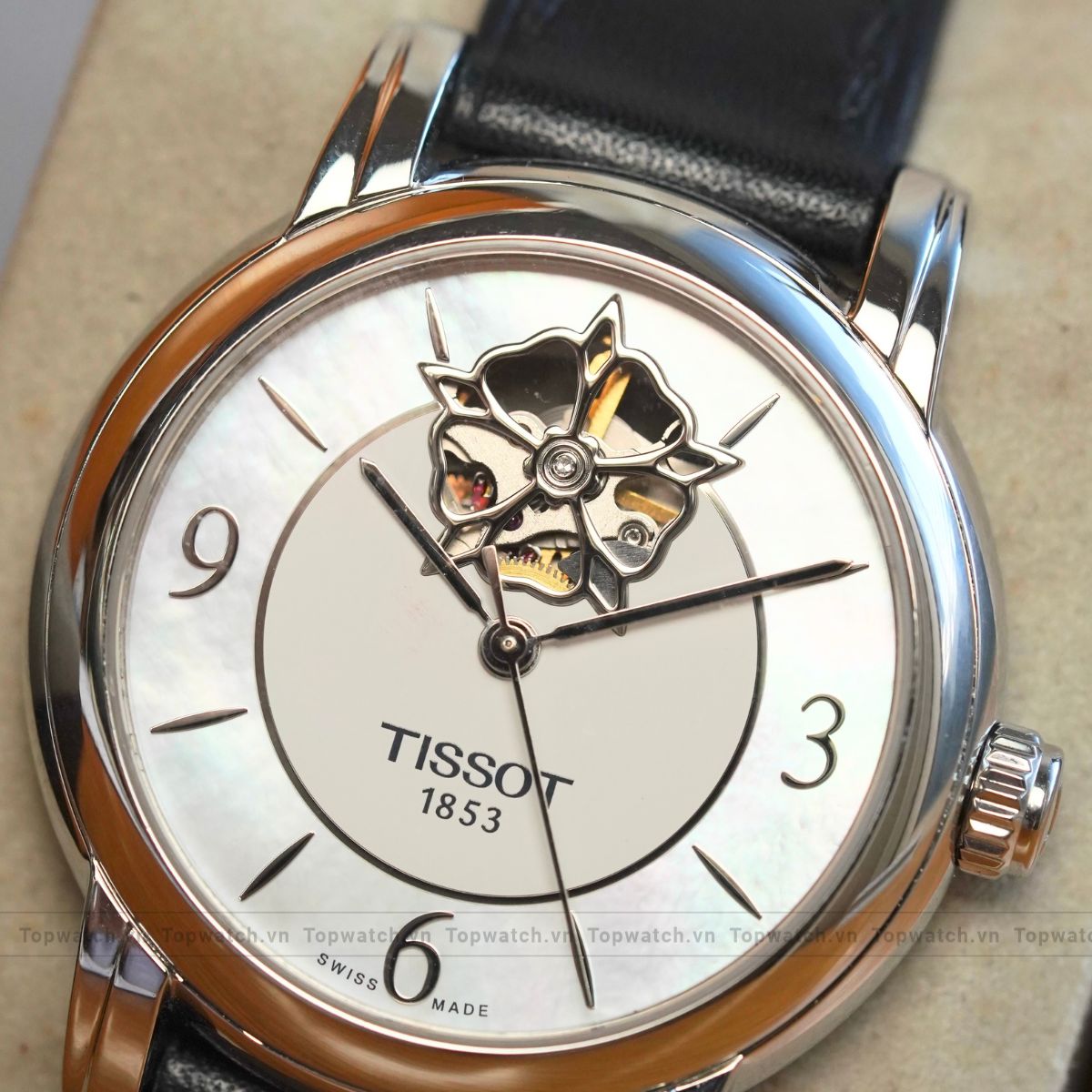 dong-ho-tissot-lady-heart-T050.207.17.117.04-watch-35mm-3-1.jpg