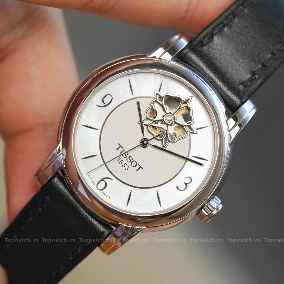dong-ho-tissot-lady-heart-T050.207.17.117.04-watch-35mm-5-1.jpg