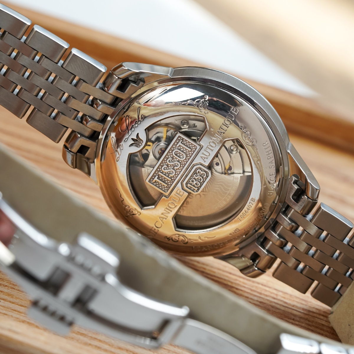 dong-ho-tissot-le-locle-powermatic-80-t006-407-11-033-00 (8)