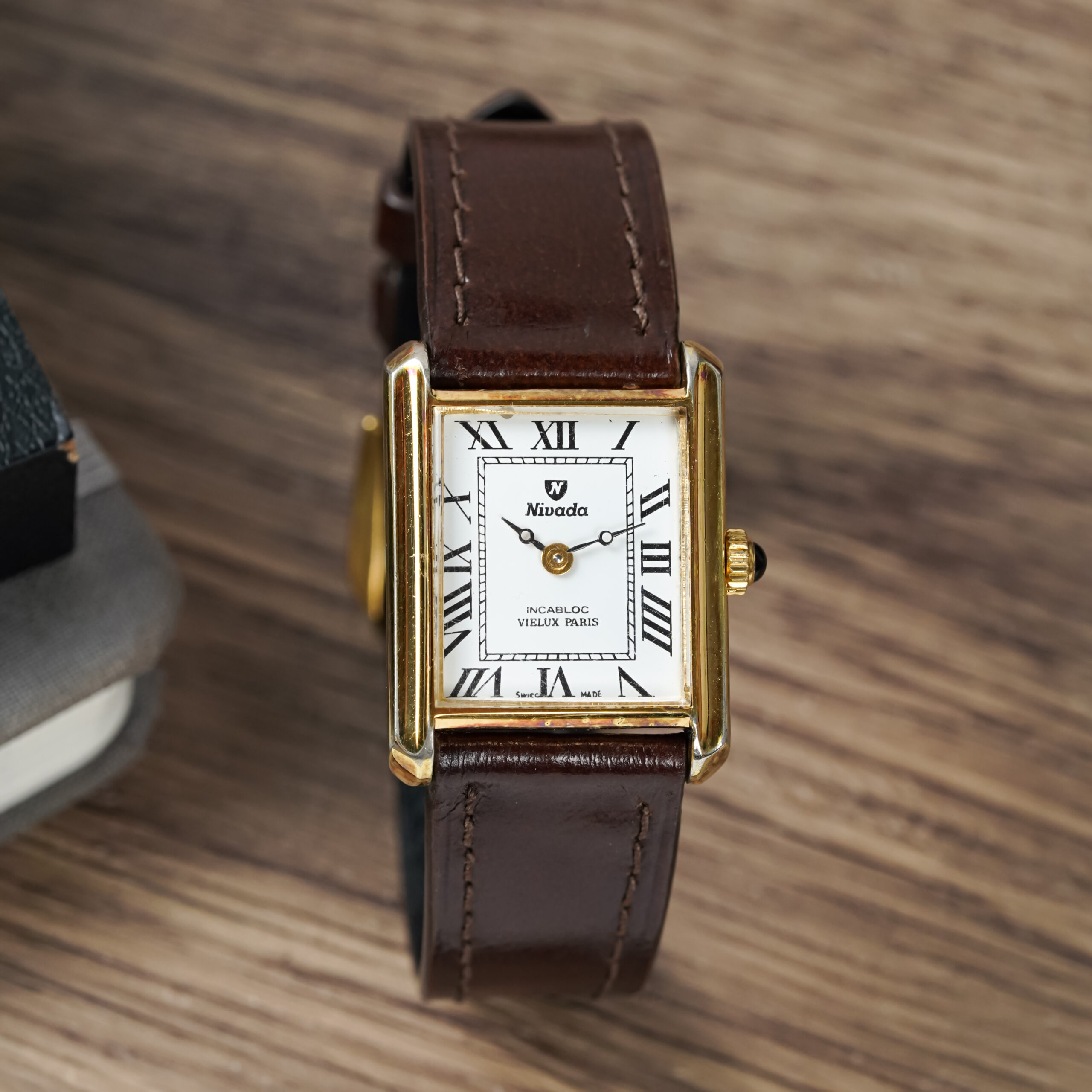 Đồng hồ Nivada Incabloc Vielux Tank 10496