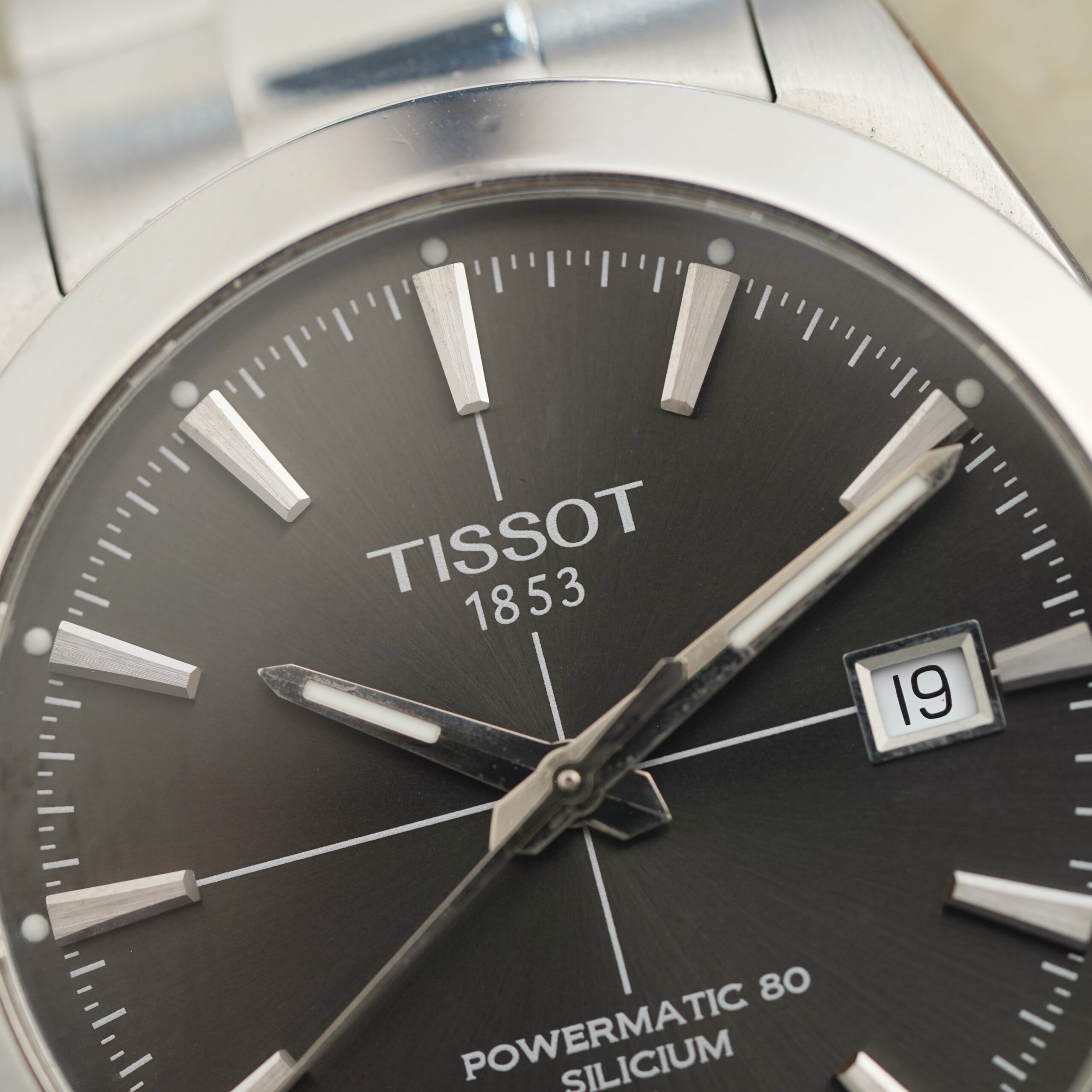 dong-ho-tissot-gentleman-powermatic-80-silicium-t127-407-11-061-01 (3)